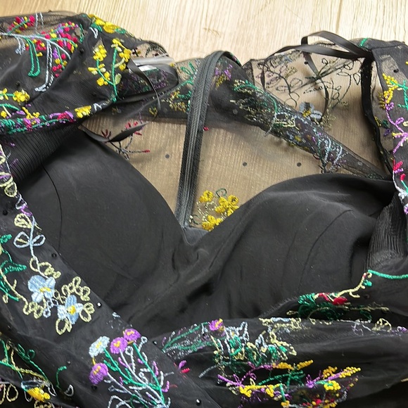 Mac Duggal Embroidered Illusion Puff Sleeve Column Gown Floral Black, SIZE 10 - Picture 10 of 12